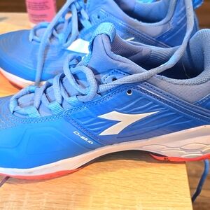 Diadora blueshield size 6 sneakers